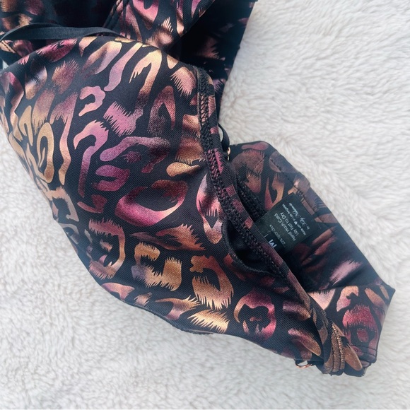 Cute❤️Booty sports bra. - Picture 6 of 9